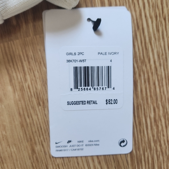 NWT Nike Girls 2-Piece Set - Picture 5 of 16